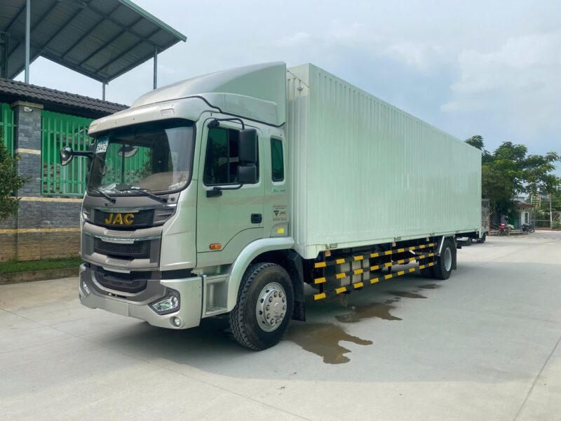 Xe Tải Jac HFC5181 Thùng Cánh Dơi