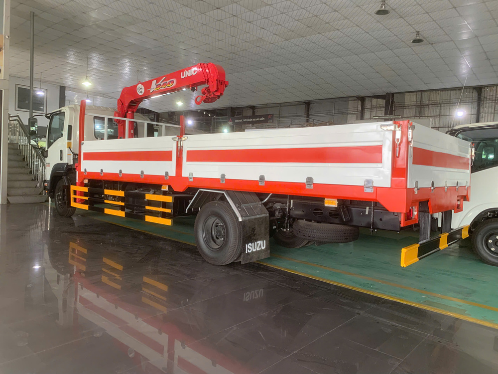 isuzu-frr90ne5-gan-cau-unic-344-3