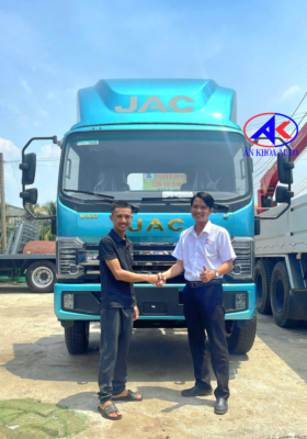 JAC N900 PLUS NÂNG ĐẦU – CHỞ MÁY CÔNG TRÌNH 8 TẤN