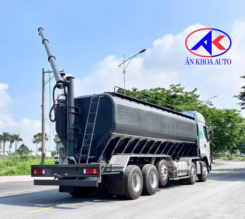 Đánh giá hệ thống xả cám trục vít thủy lực của Chenglong H7 5 chân 34 khối