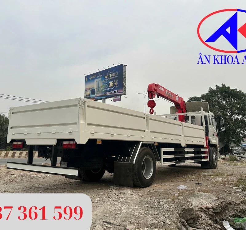 Ngoại thất xe cẩu Jac Dawos gắn cẩu Unic 554