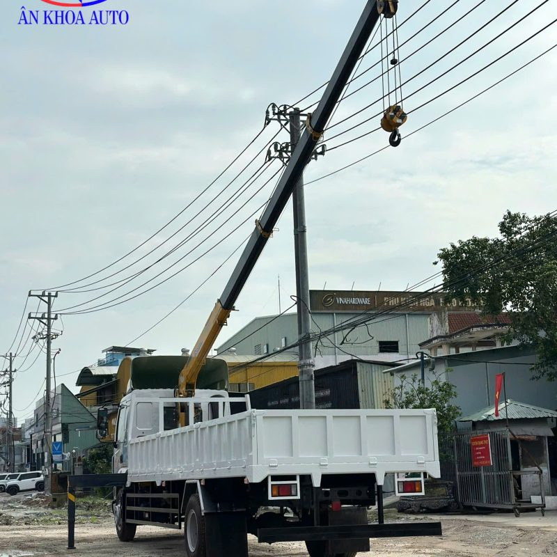 Cần lục giác Chenglong M3 gắn cẩu XCMG 4 tấn 4 khúc