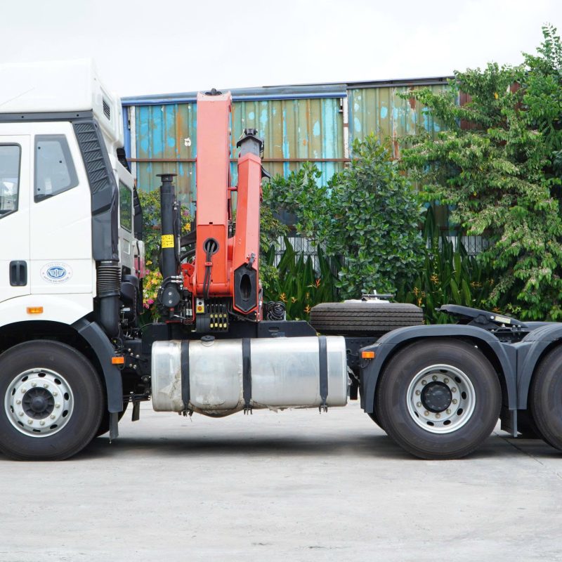 Nhóm công việc mà xe đầu kéo FAW gắn cẩu Palfinger 10 tấn thường đáp ứng tốt