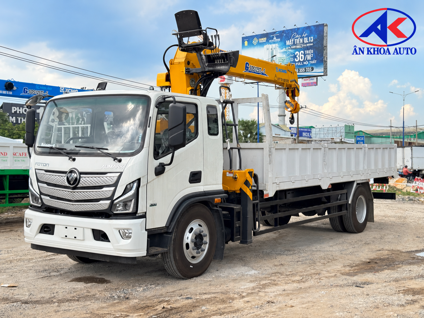 Xe tải Foton Aumark S90 gắn cẩu XCMG 5 tấn 5 khúc Xe tải Foton Aumark S90 gắn cẩu XCMG 5 tấn 5 khúc