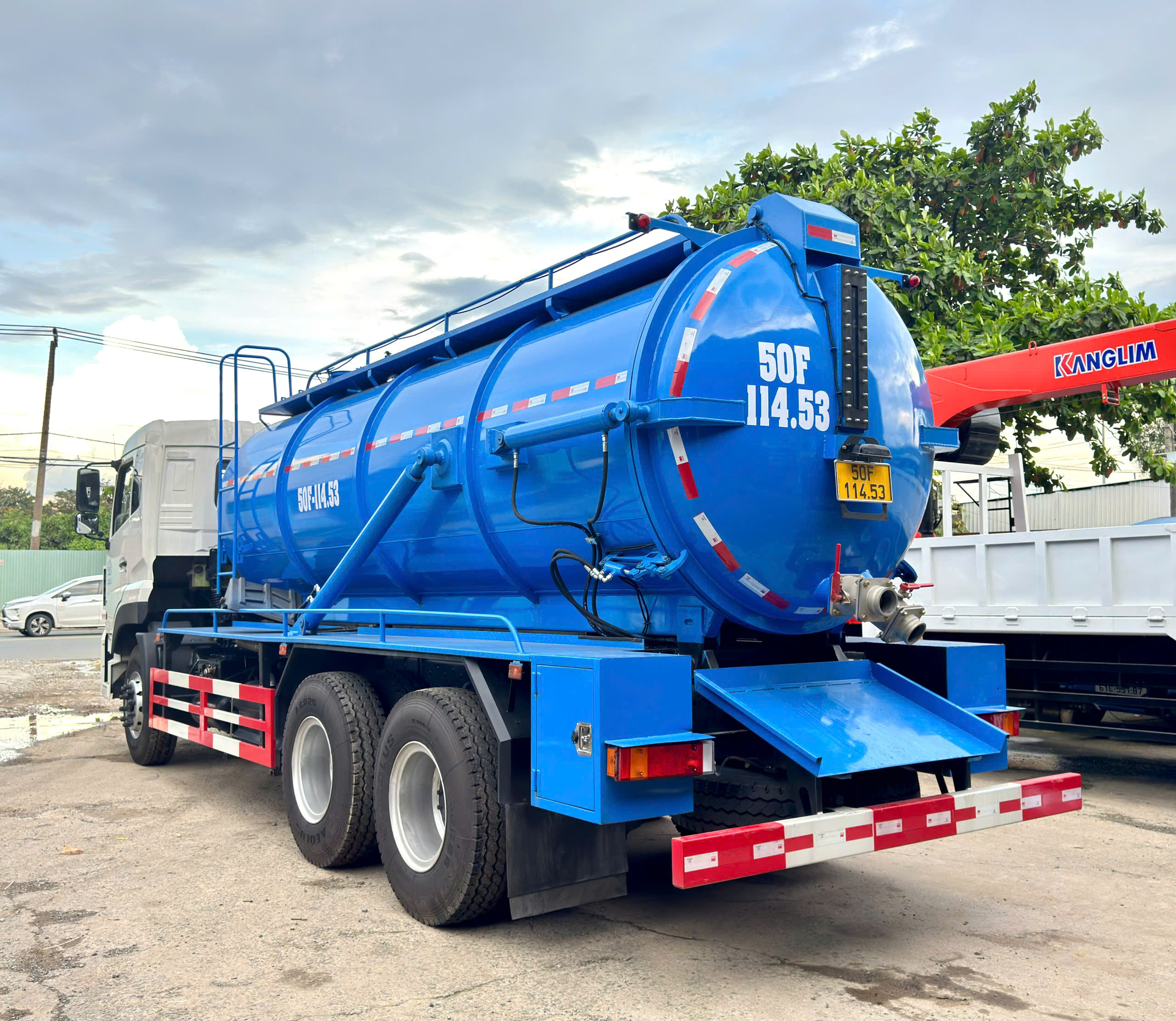 Bồn hút chất thải 13 khối