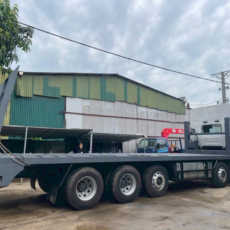Xe Tải Chenglong H7 5 Chân Nâng Đầu Chở Xe