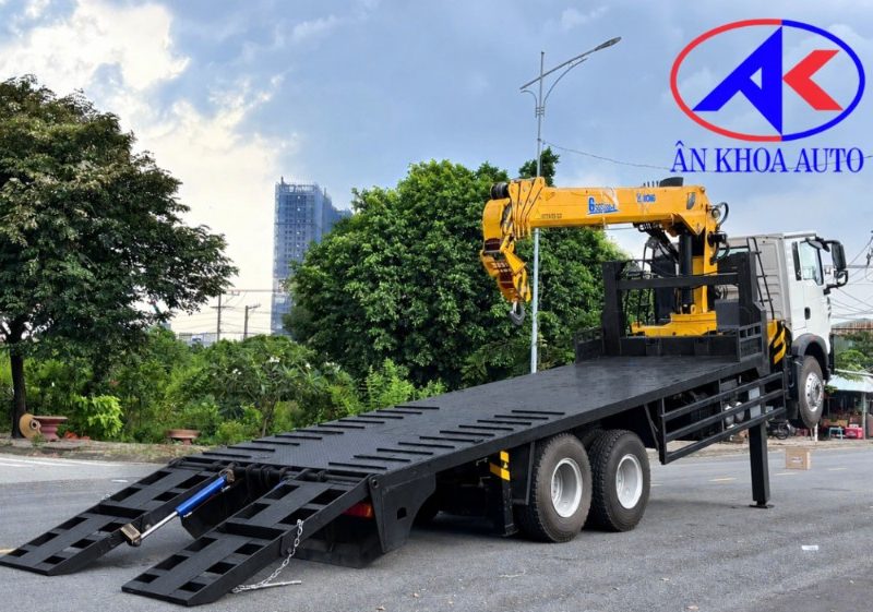 Sàn nâng đầu chở máy dài 8,15 mét của Howo nâng đầu gắn cẩu Xcmg